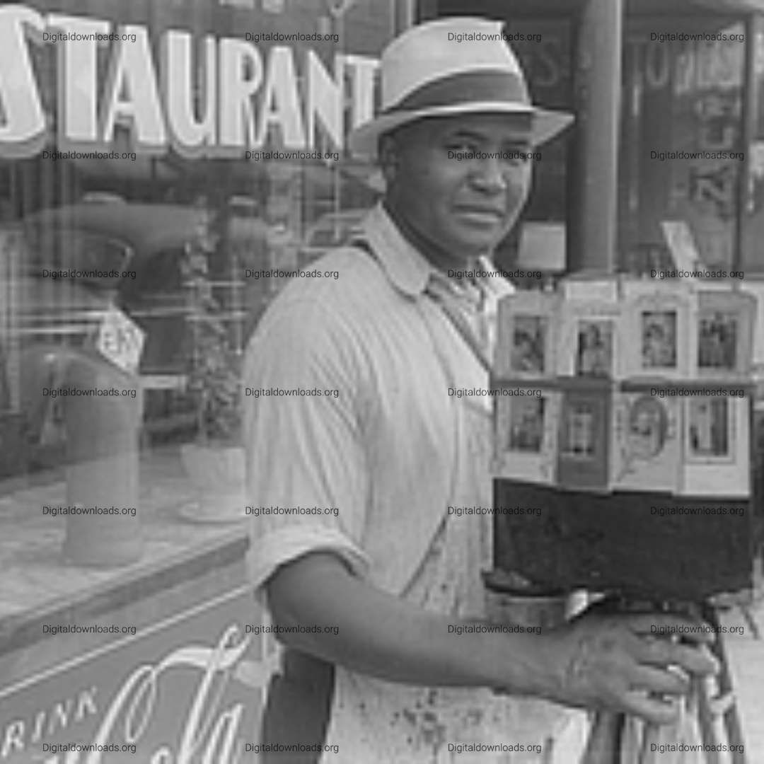 Itinerant Photographer from Columbus, Ohio – Photo by Ben Shahn, 1938